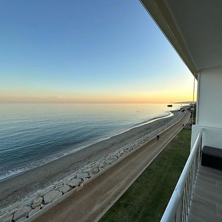 Beachfront, Top Floor Corner 2-Bed, Estepona Paseo Apartment ภายนอก รูปภาพ
