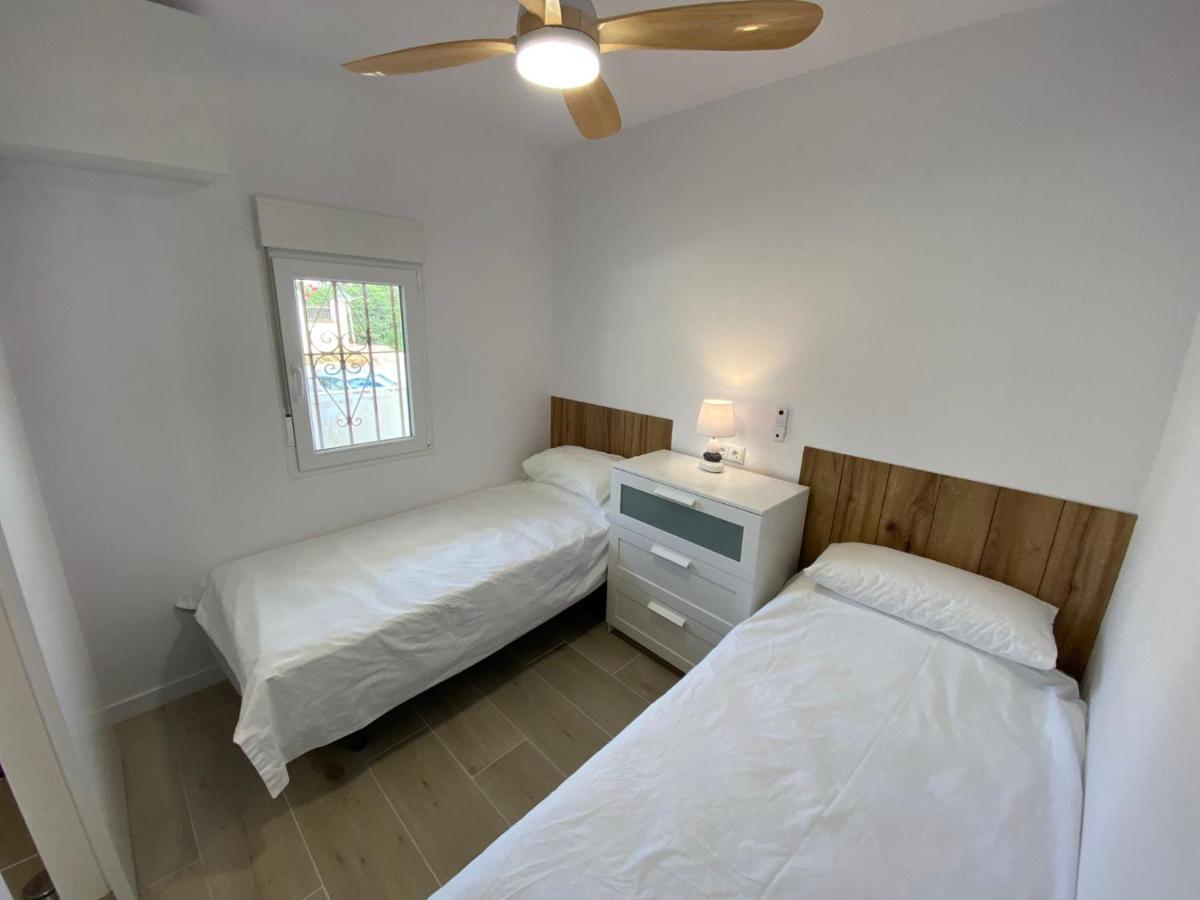 Beachfront, Top Floor Corner 2-Bed, Estepona Paseo Apartment ภายนอก รูปภาพ